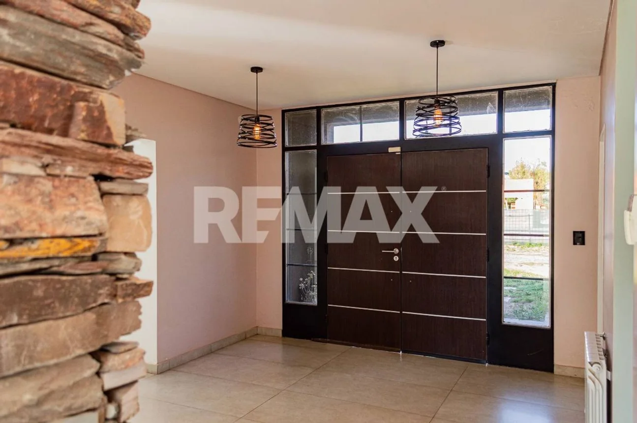 Casa en venta en Neuquén, foto 2