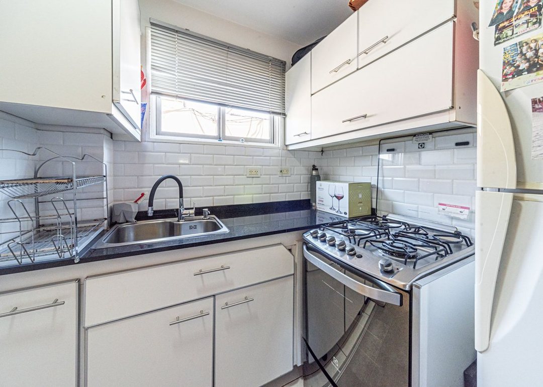 DEPARTAMENTO 4 AMB MAS ESCRIT VENTA FLORES COCHERA