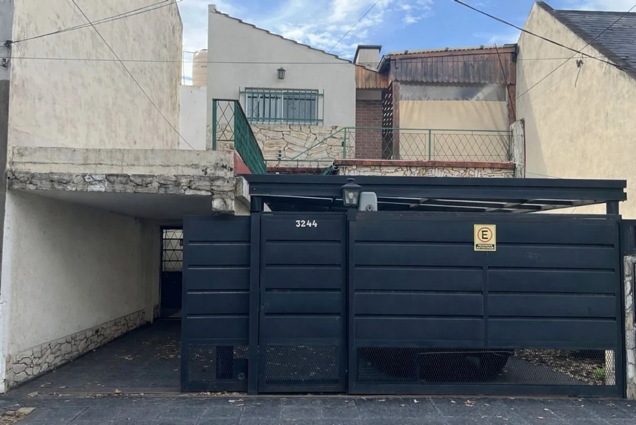 Casa en venta en Caseros, foto 2