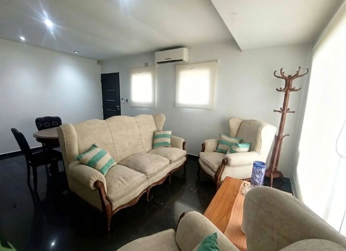 Casa en venta en La Plata, foto 2