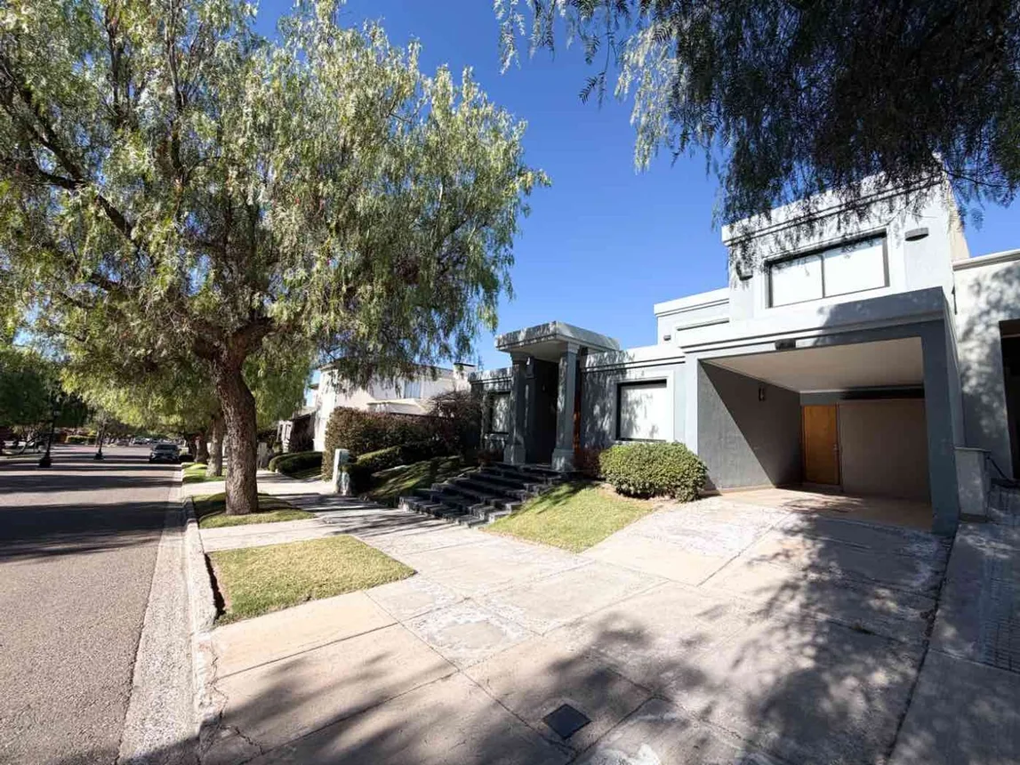Casa en venta en Mendoza, foto 2
