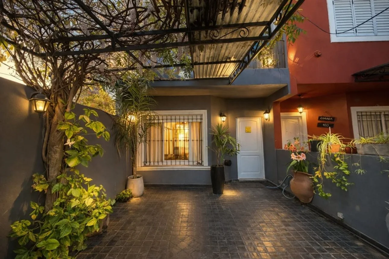 Casa de 5 ambientes en venta en San Antonio de Padua, Correa 100