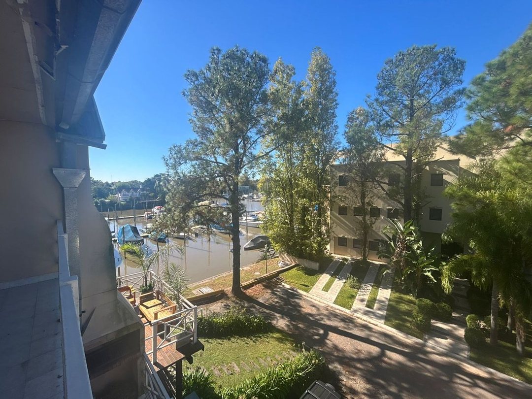 Venta Depto 5 amb. con balcón cochera  amarra.