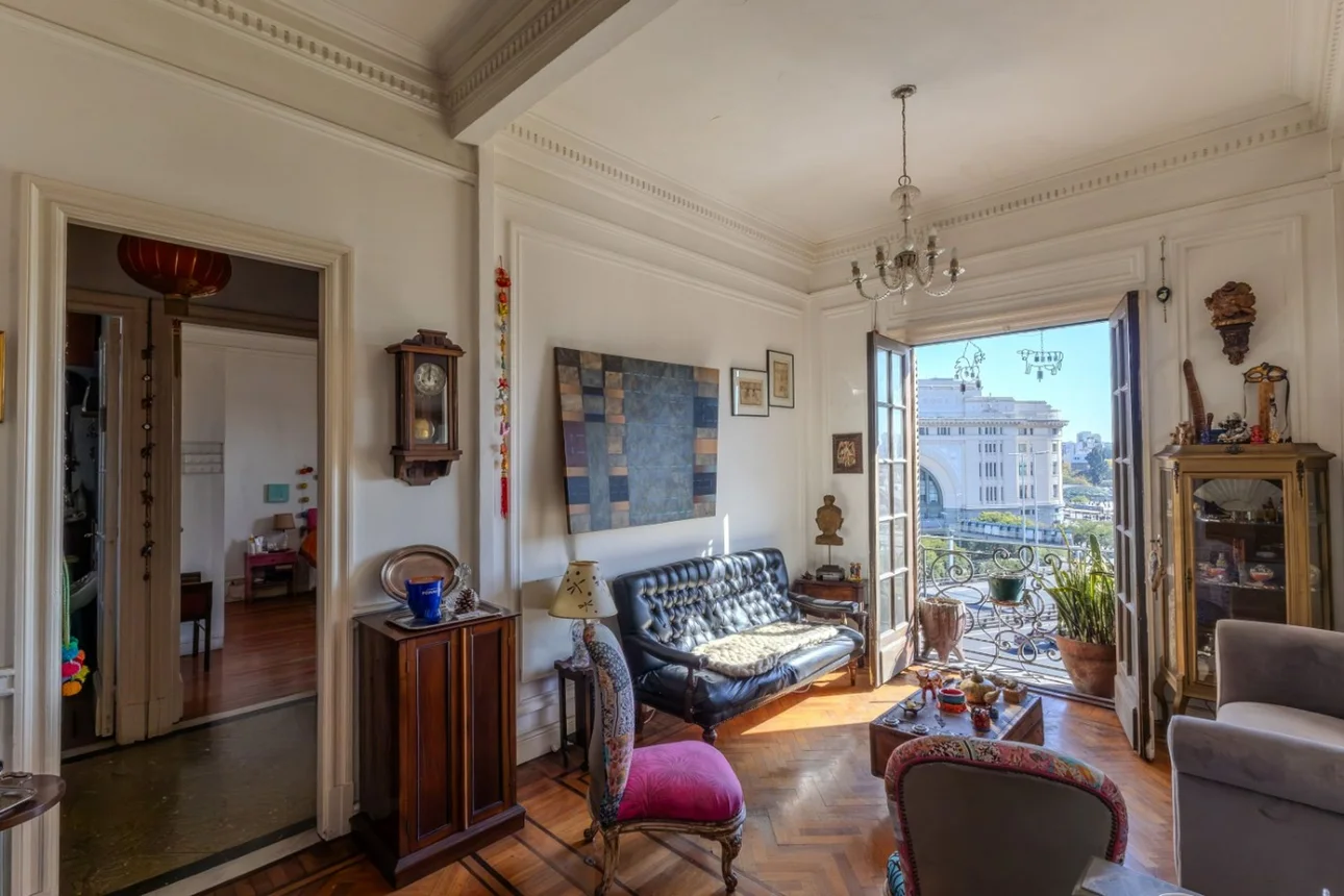Departamento de 3 ambientes en venta en Barracas, Avenida Caseros 1000