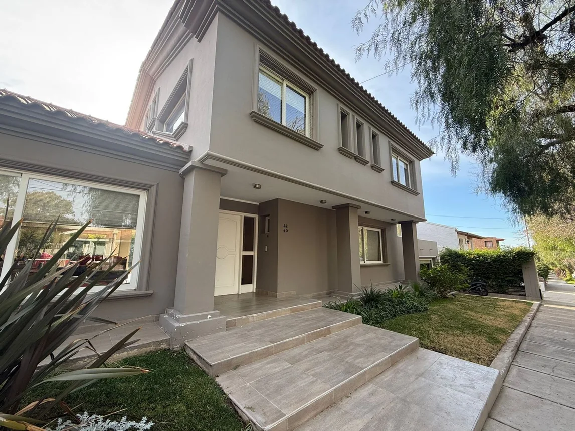 Casa en venta en Mendoza, foto 2