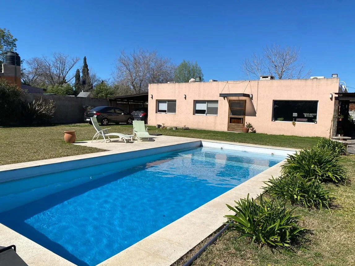 Casa de 4 ambientes en venta en Del Viso, Los Crisantemos 1200