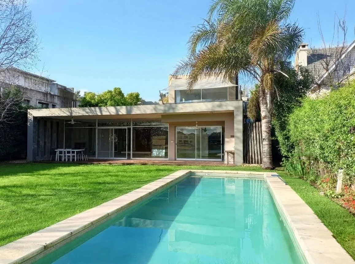 Casa de 7 ambientes en venta en Tigre, Av Santa Maria 6300