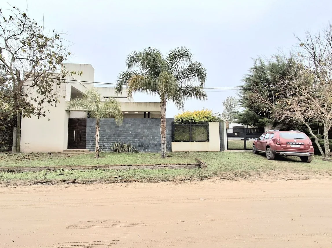 Hermosa casa en fincas del rincon, foto 1
