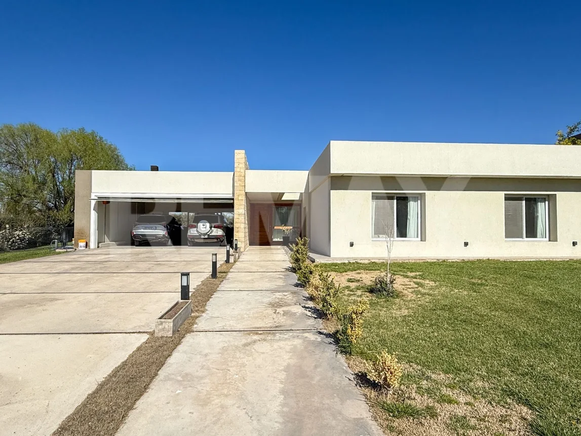 Casa en venta en Neuquén, foto 3