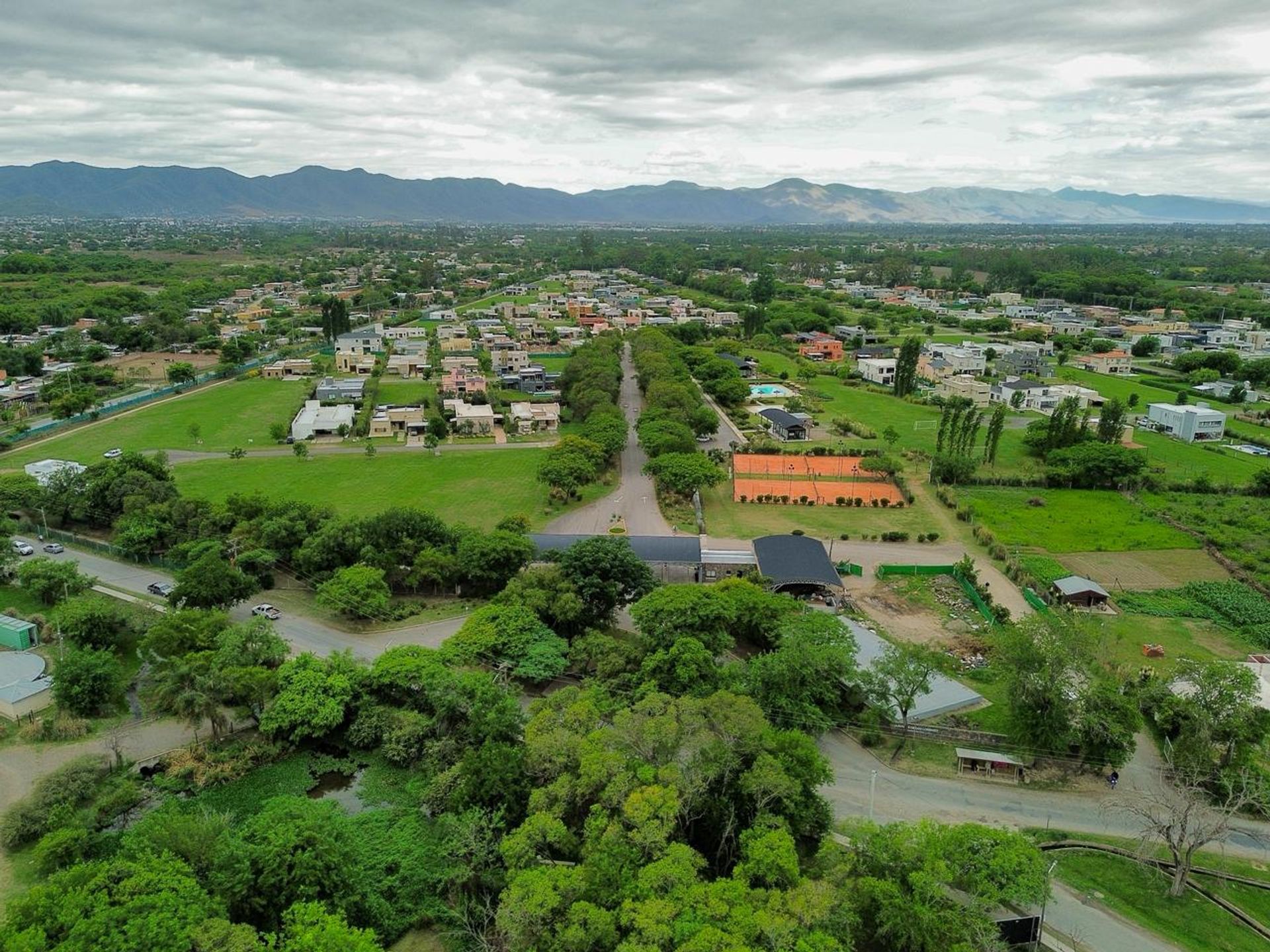 TERRENO VENTA DE 800M2 EN JARDINES DE SAN LORENZO — foto 2