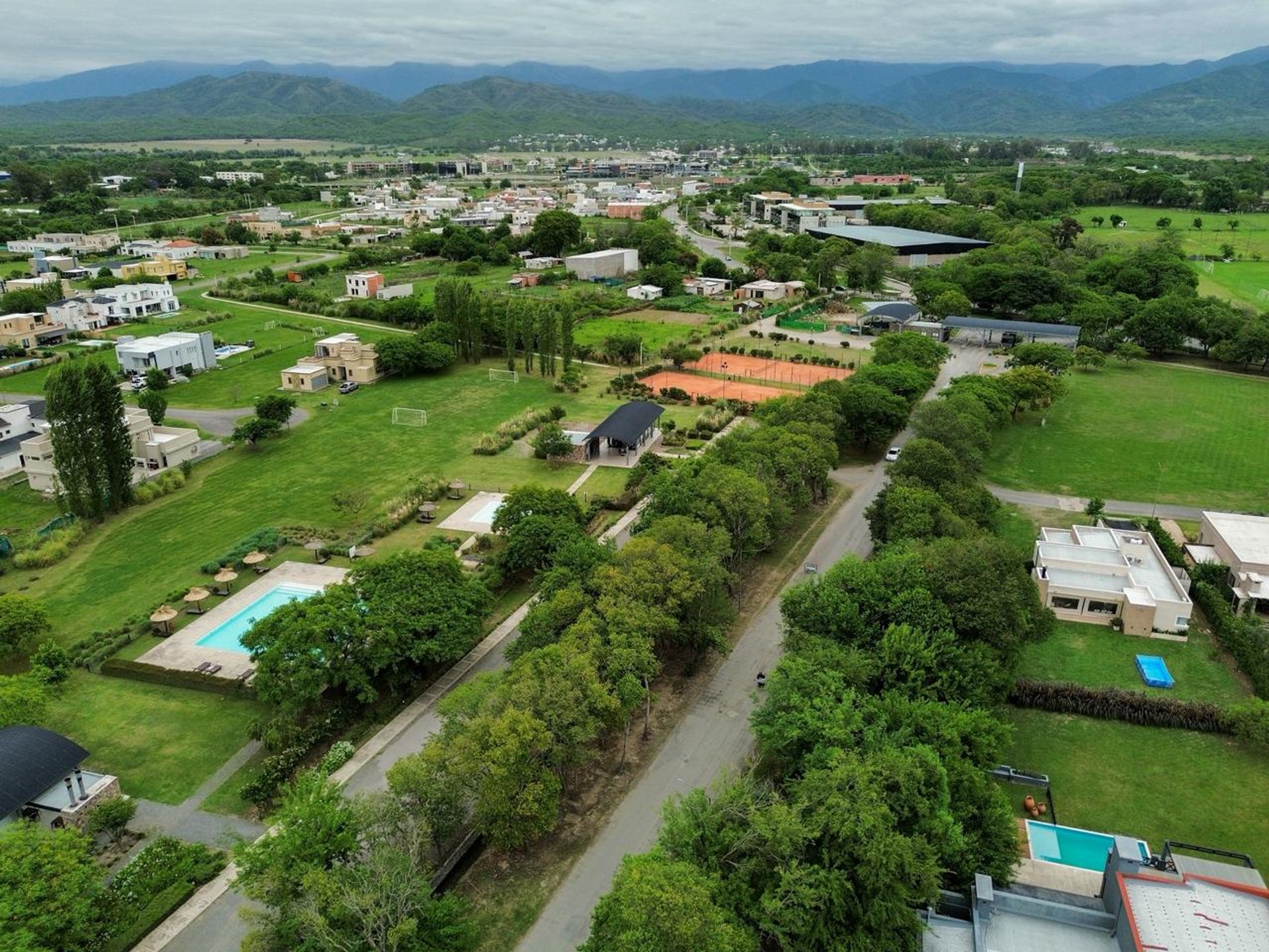 TERRENO VENTA DE 800M2 EN JARDINES DE SAN LORENZO — foto 3