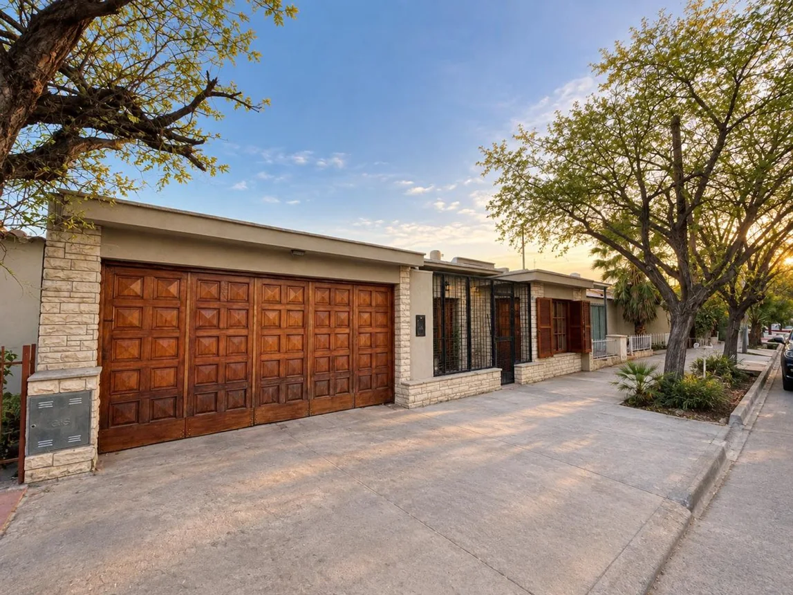 Casa en venta en Guaymallén, foto 2