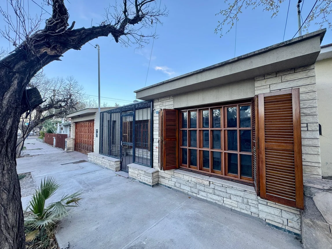 Casa en venta en Guaymallén, foto 3