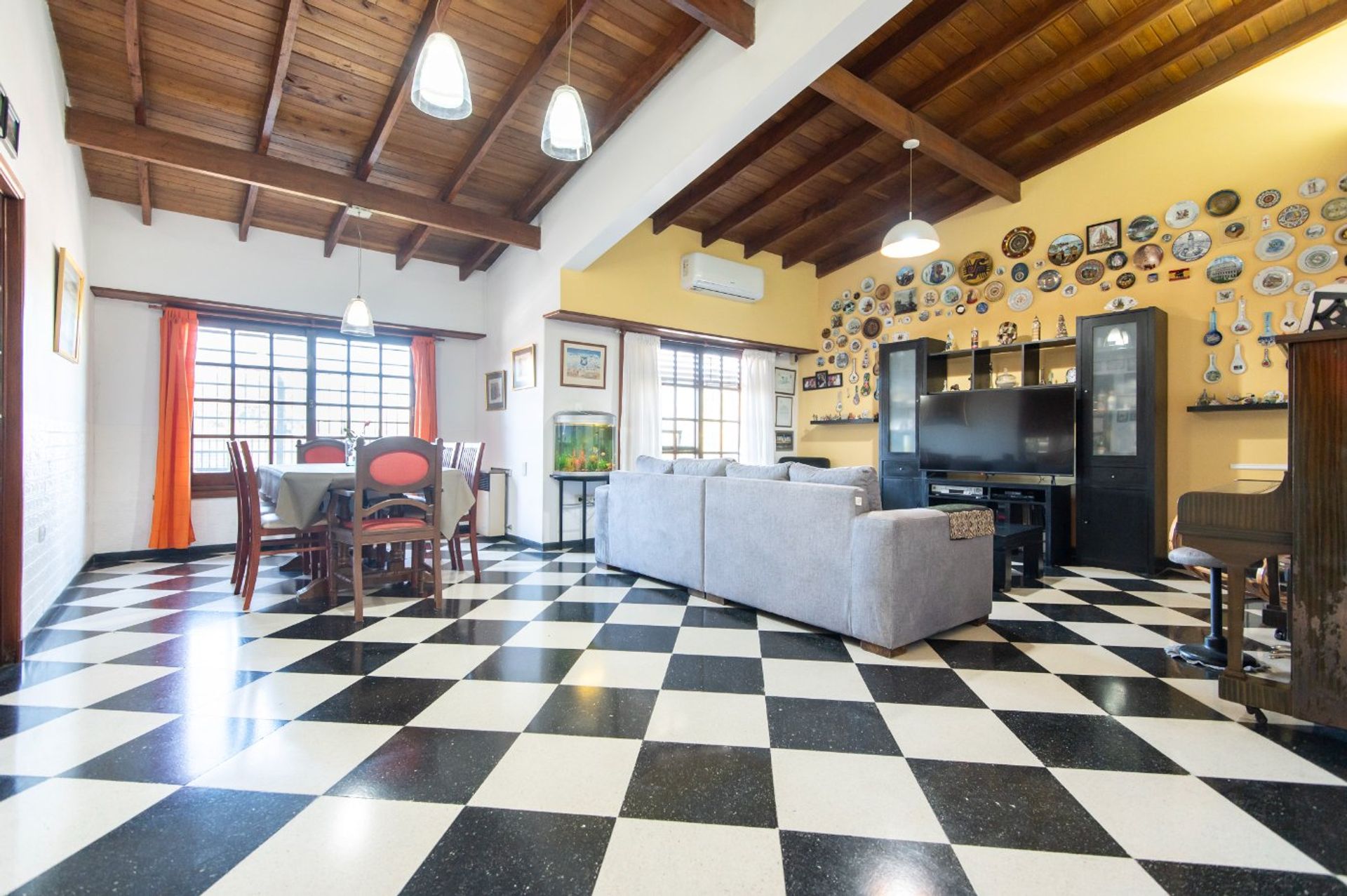 Foto 2 — Venta Dos Casas con Cochera Quilmes