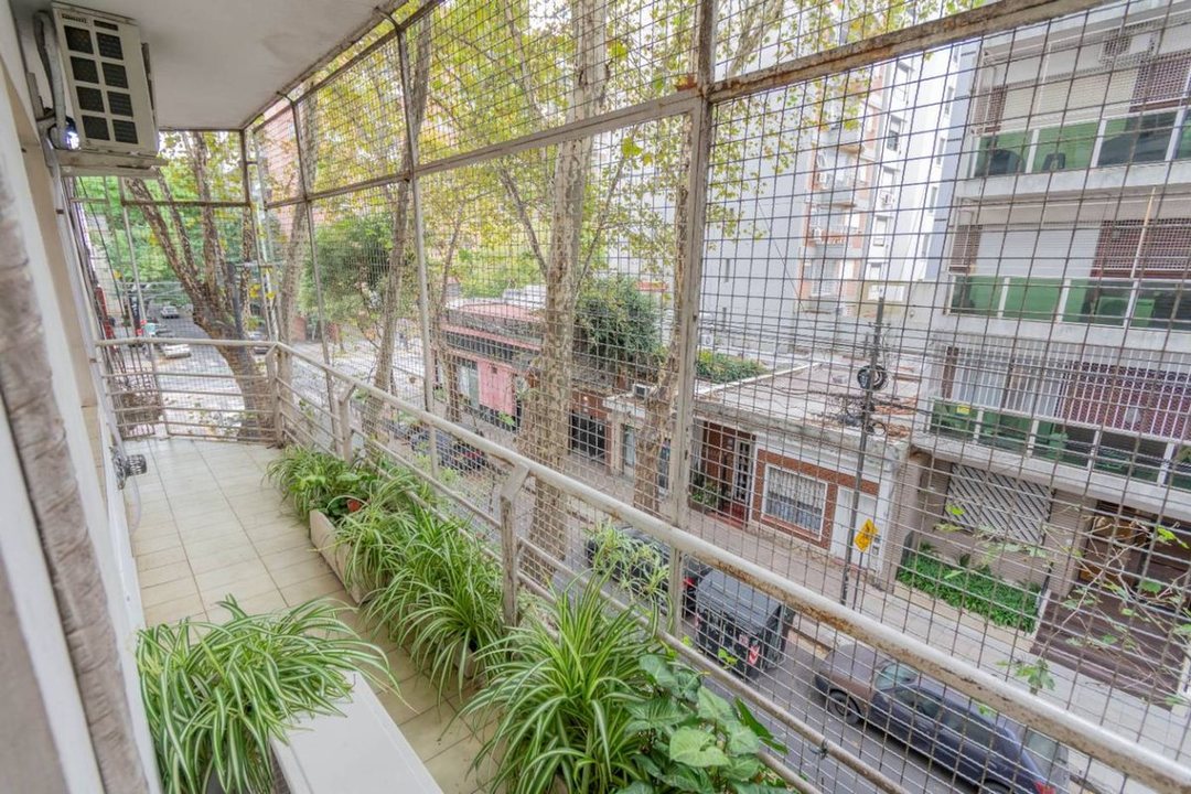 Venta Belgrano 2 Dormitorios Balcon Frente Cochera