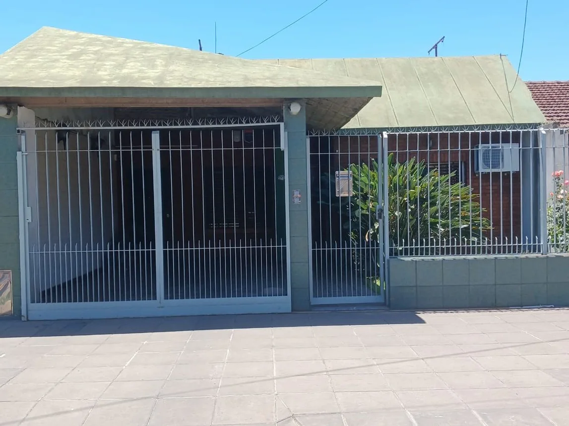 Venta de casa 4 amb lanus oeste, foto 2