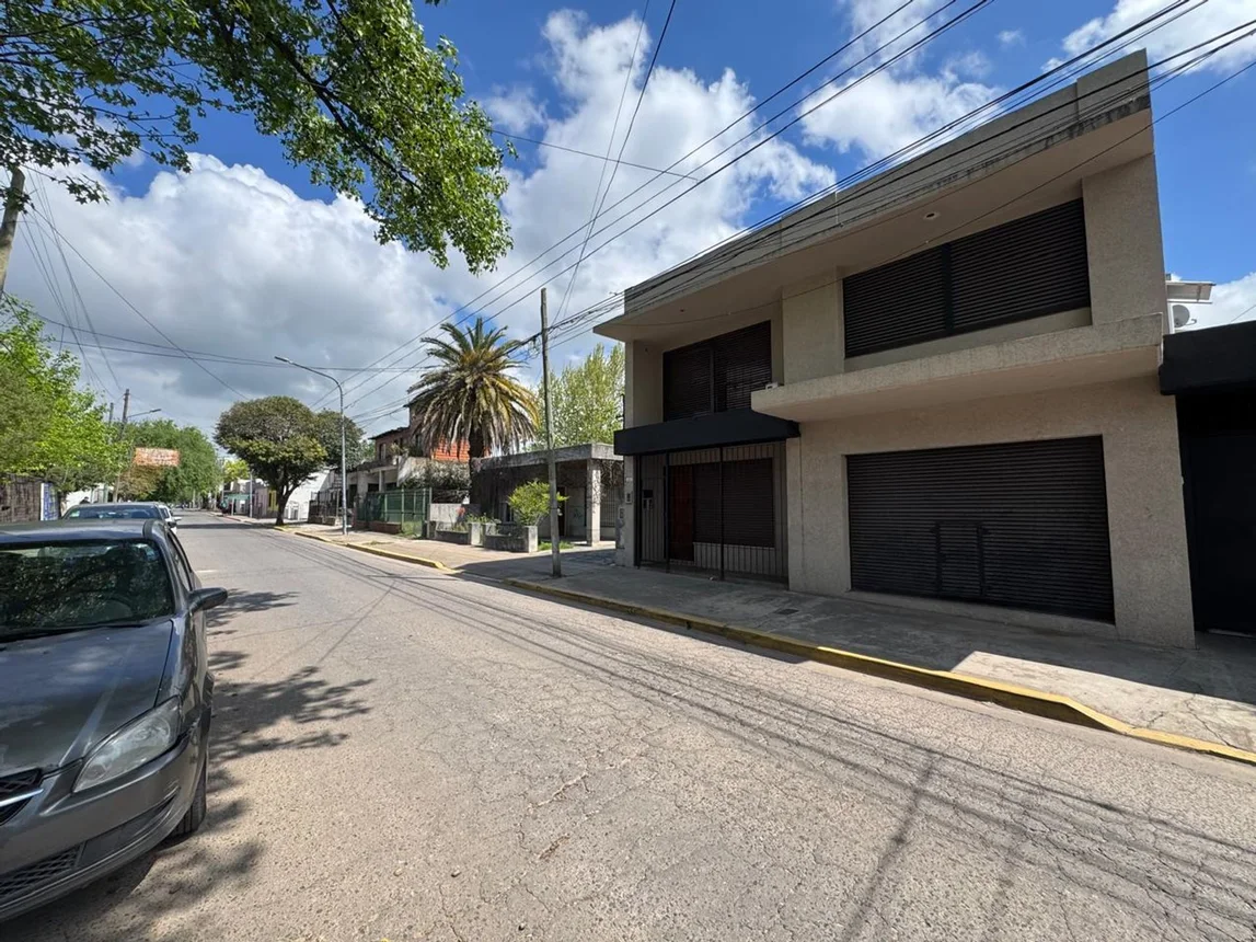 Casa de 8 ambientes en venta en Pilar, Alsina 500, foto 2