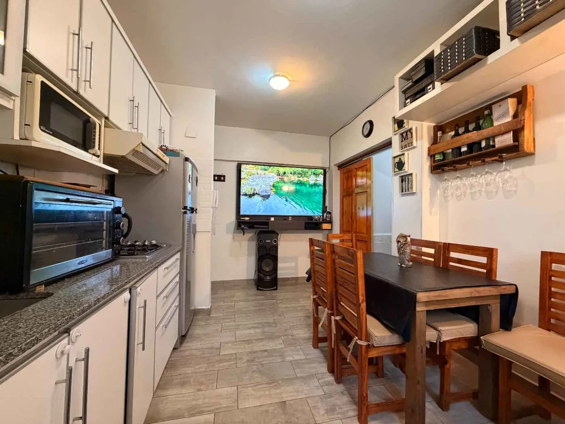 Departamento de 3 ambientes en venta en Wilde, Las Flores 1600