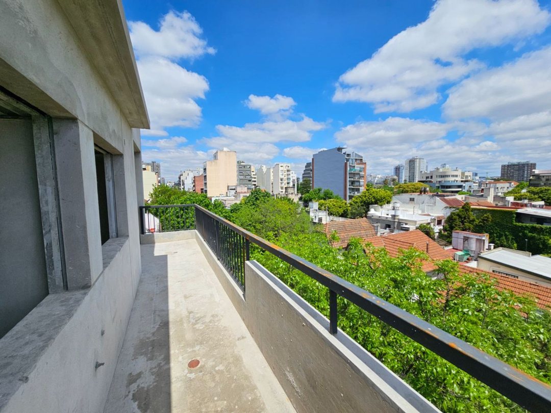 Venta 3 Ambientes 2 baños Comp. Balcón Coghlan