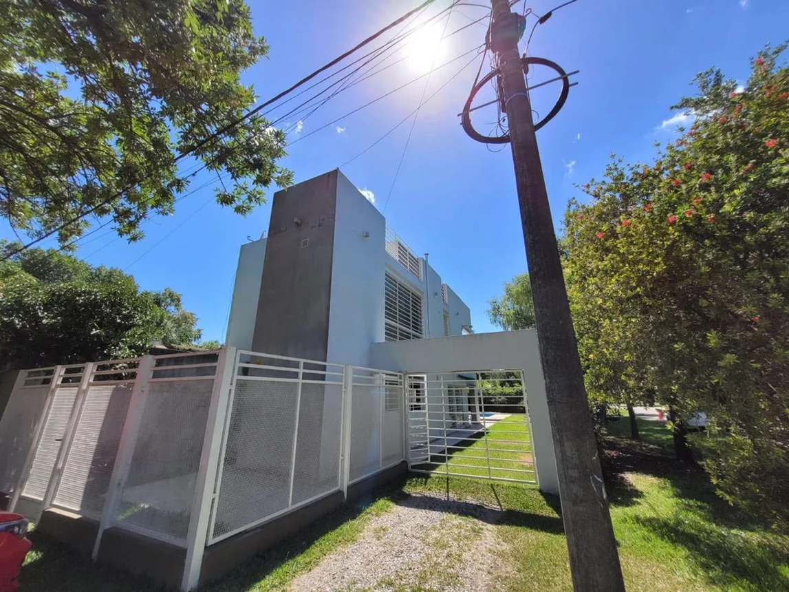 Casa en venta en Funes