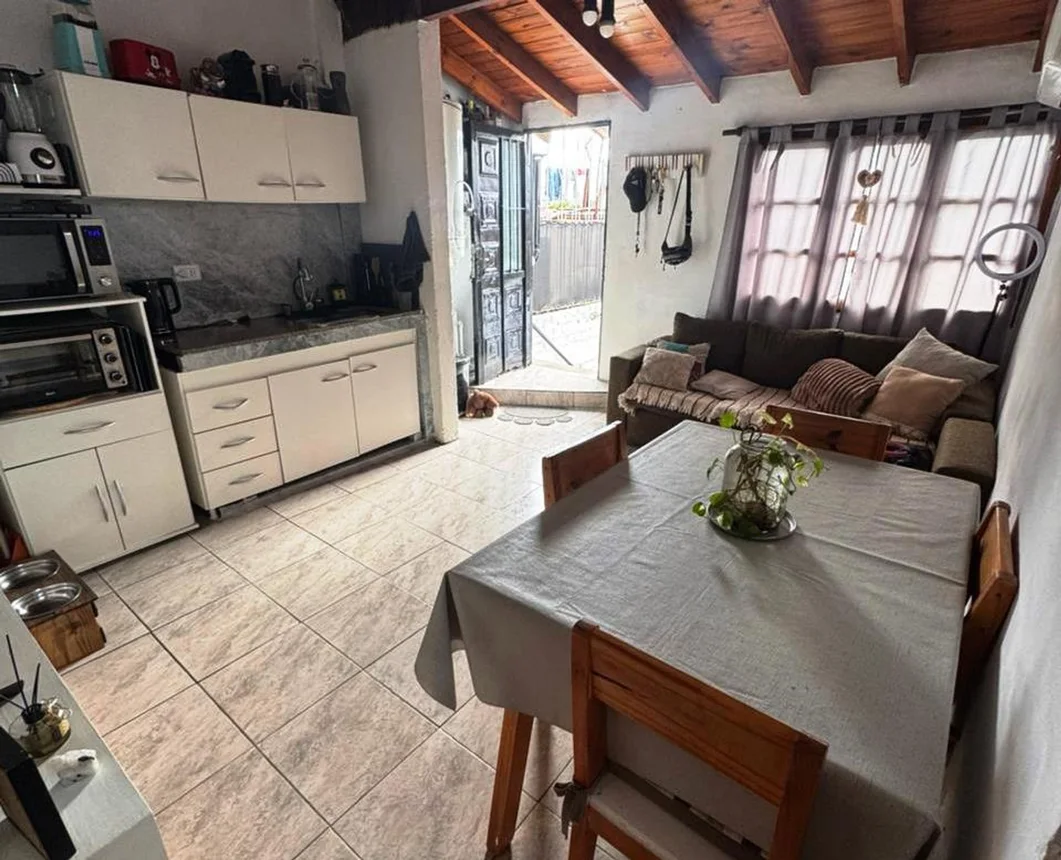 Casa de 7 ambientes en venta en El Talar, Avenida la Paloma 2000
