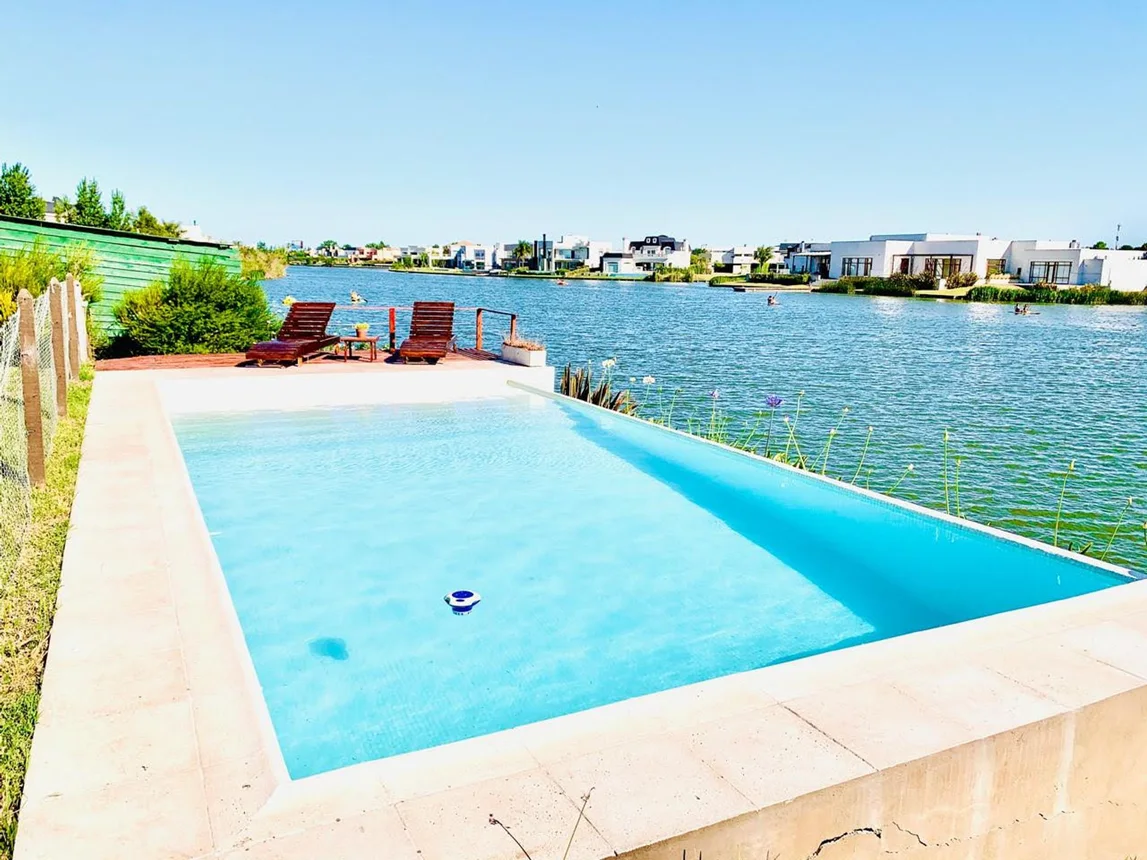 Casa en venta en Quilmes, foto 3