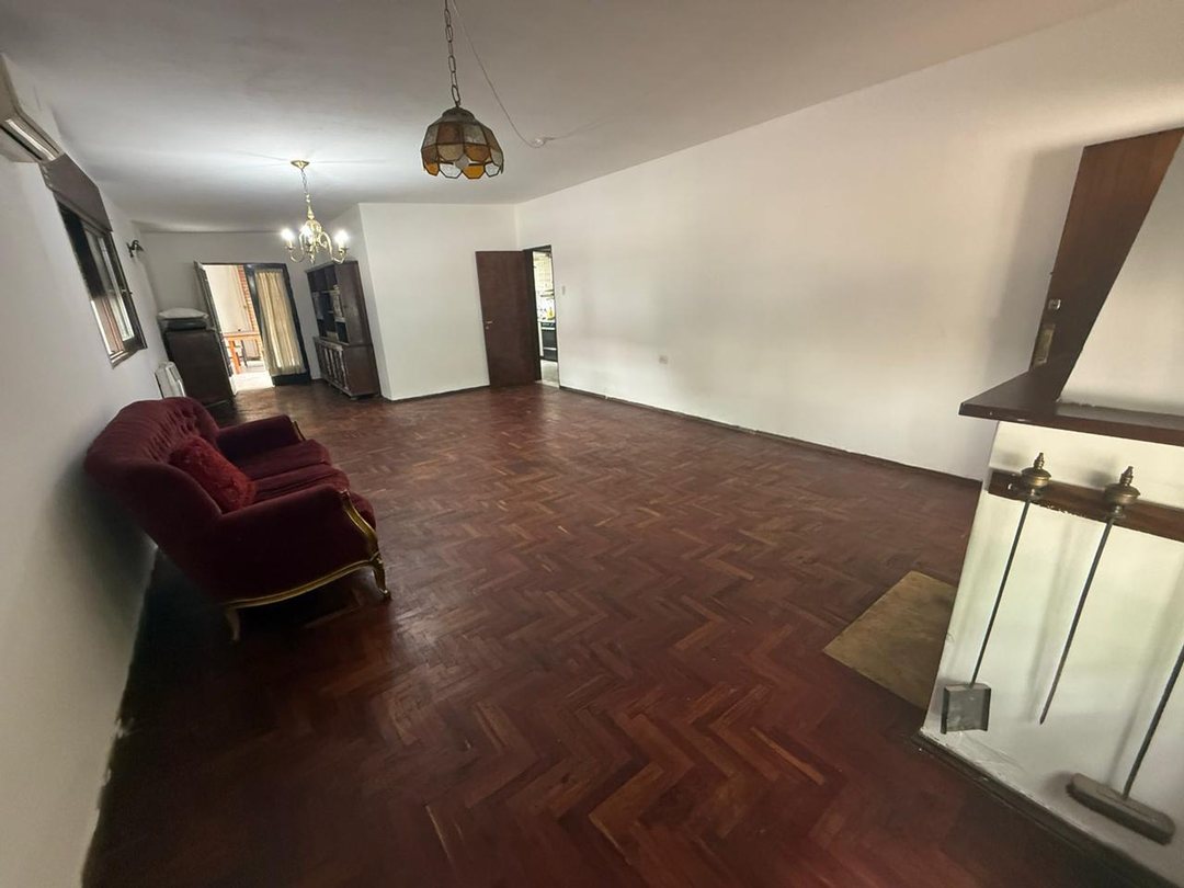 CASA EN VENTA 3 DORMITORIOS RES VELEZ SARSFIELD