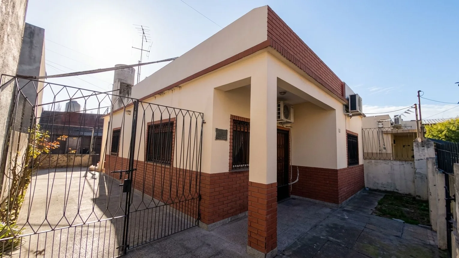 Casa de 3 ambientes en venta en La Tablada, Almafuerte 4600