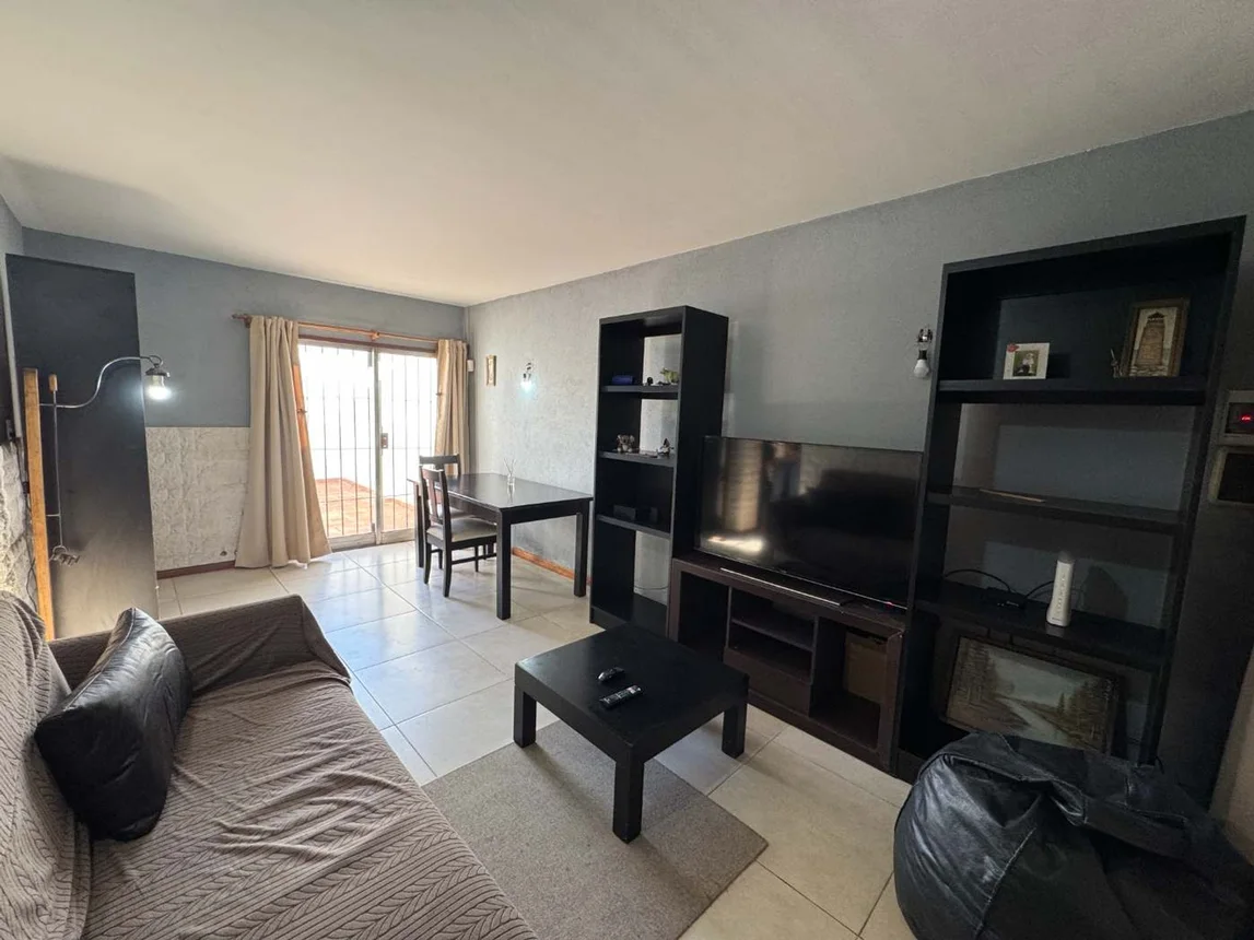 Venta depto PH 3 amb c/patio en general rodríguez, foto 1