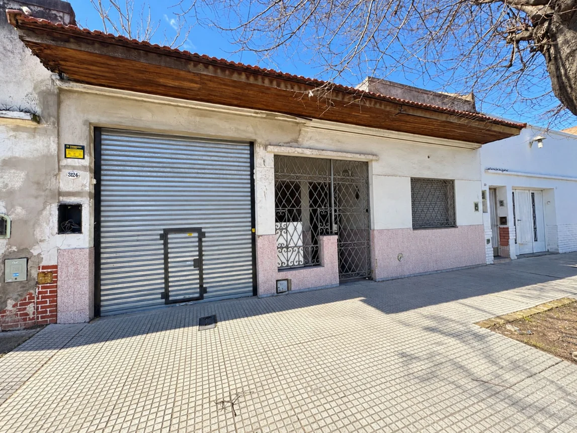 Casa de 4 ambientes en venta en Nueva Pompeya, Coronel Esteban Bonorino 3100