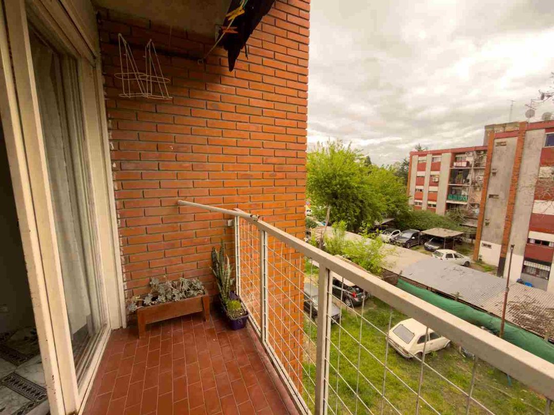 VENTA DEPTO 5 AMB. EN GARIN C/COCHERA + BALCON