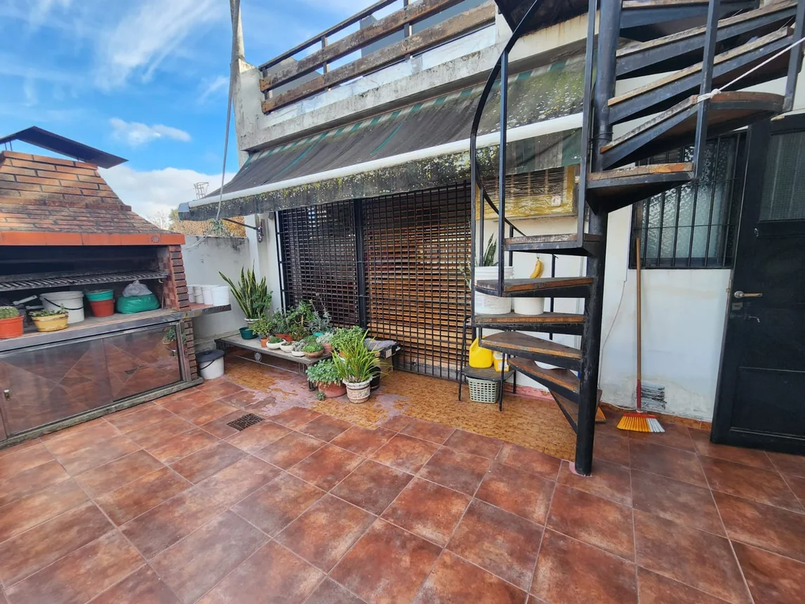 Casa de 5 ambientes en venta en Parque Chacabuco, Avenida Cobo 1400, foto 3