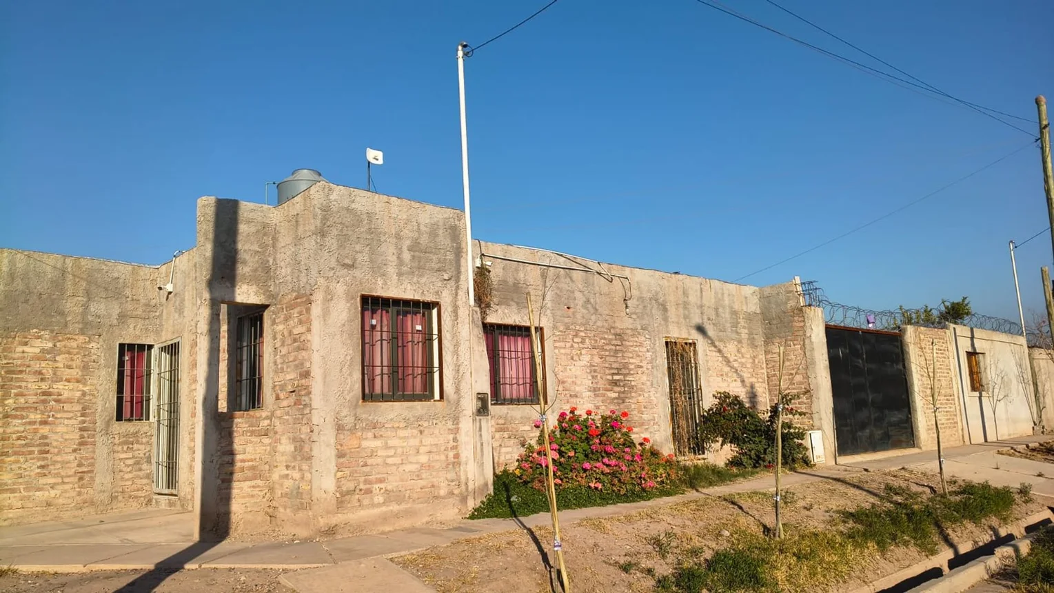 Casa en venta en Guaymallén, foto 2