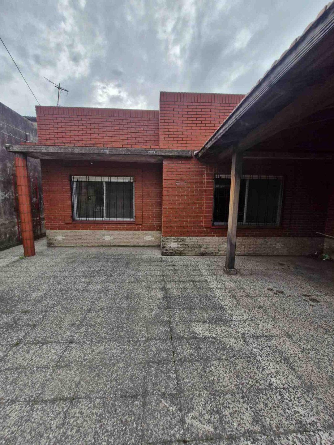 Casa en venta 3 ambientes con cochera en Gerli