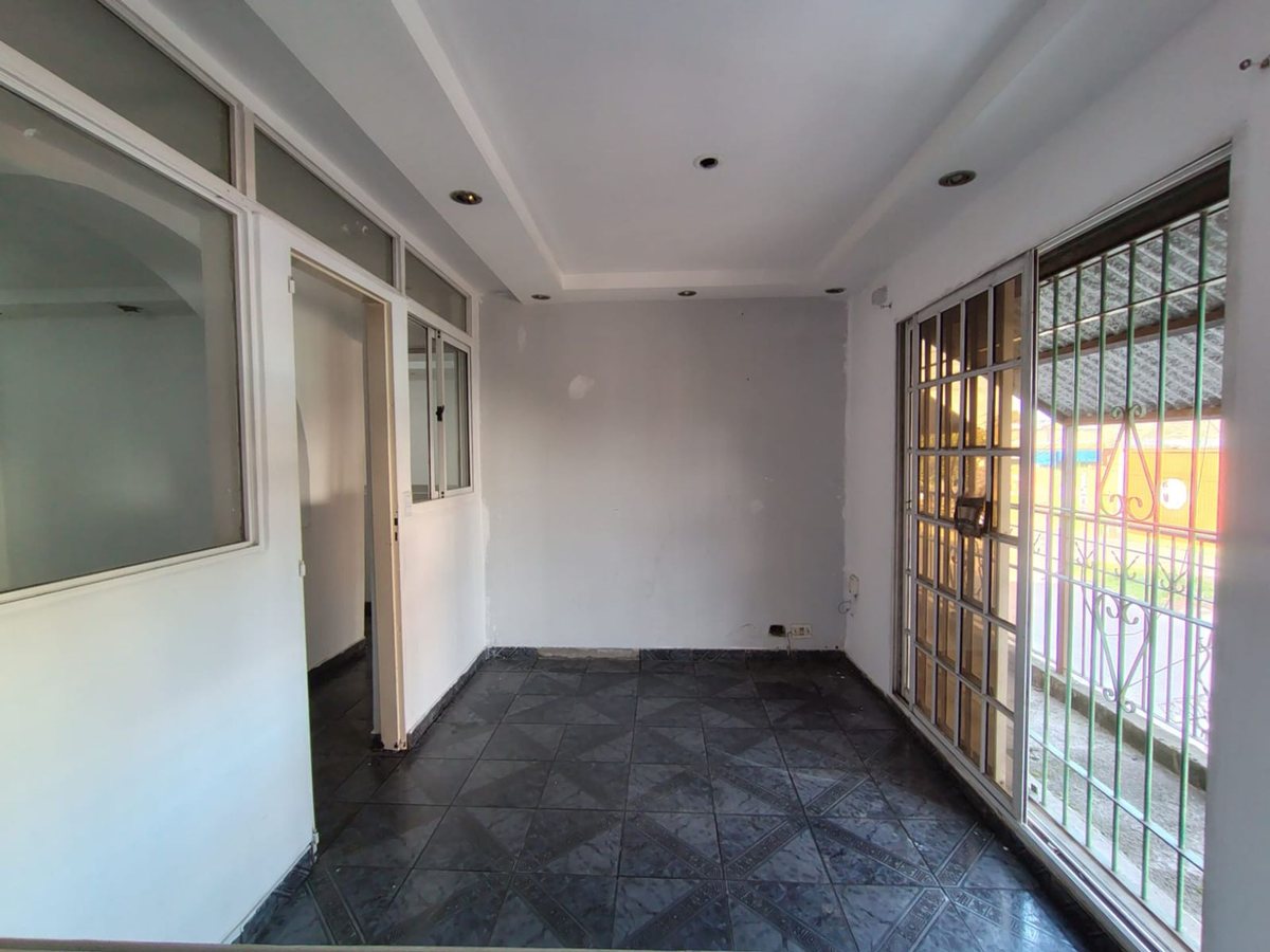 Foto 23 — VENTA BLOQUE GALPON +LOCALES+VIVIENDA MERLO