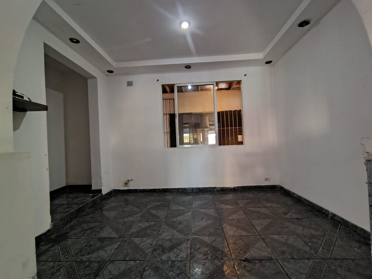 Foto 16 — VENTA BLOQUE GALPON +LOCALES+VIVIENDA MERLO