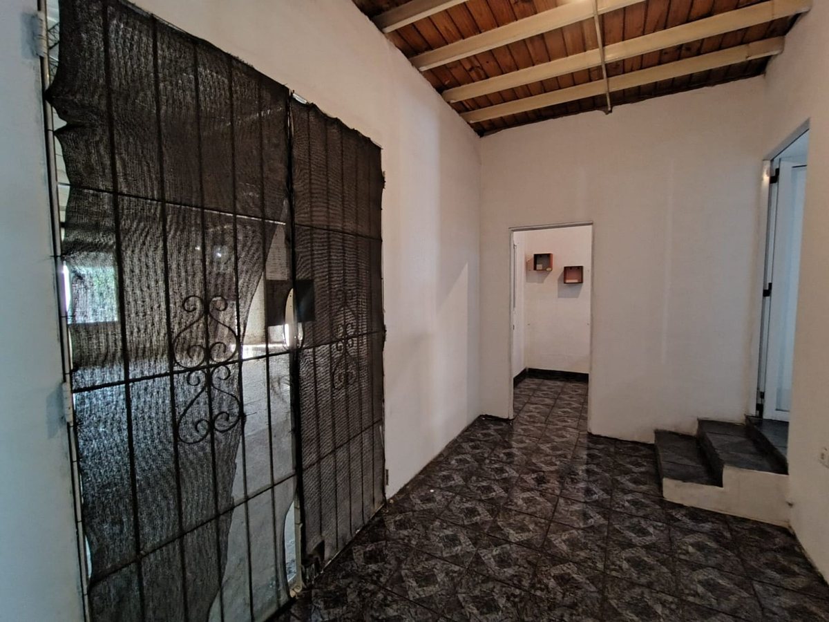 Foto 10 — VENTA BLOQUE GALPON +LOCALES+VIVIENDA MERLO