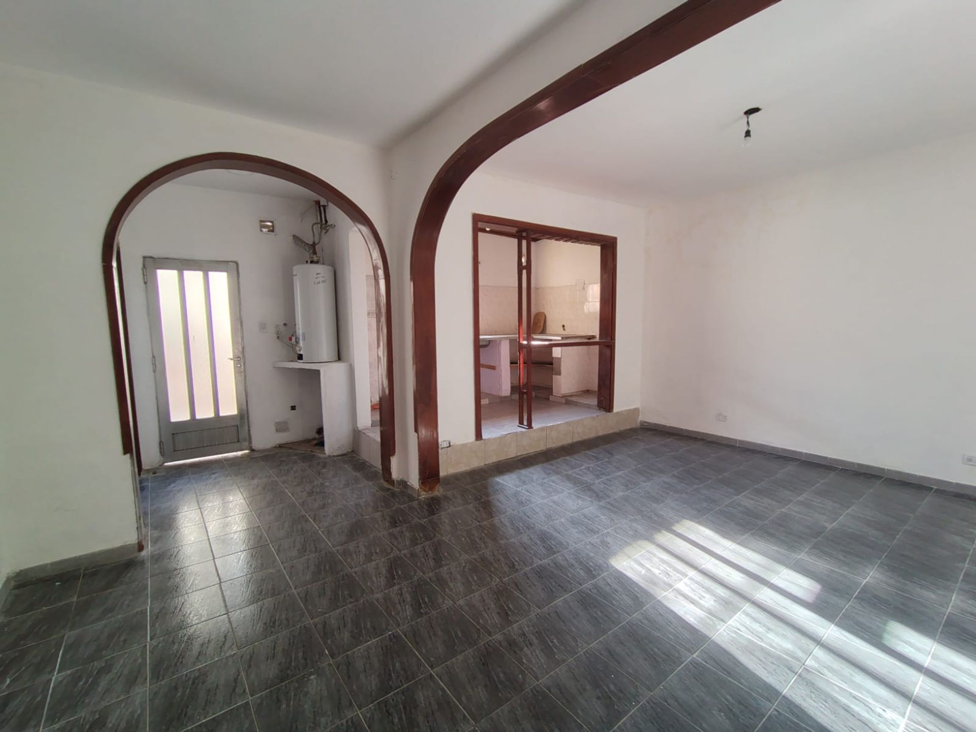 Foto 38 — VENTA BLOQUE GALPON +LOCALES+VIVIENDA MERLO