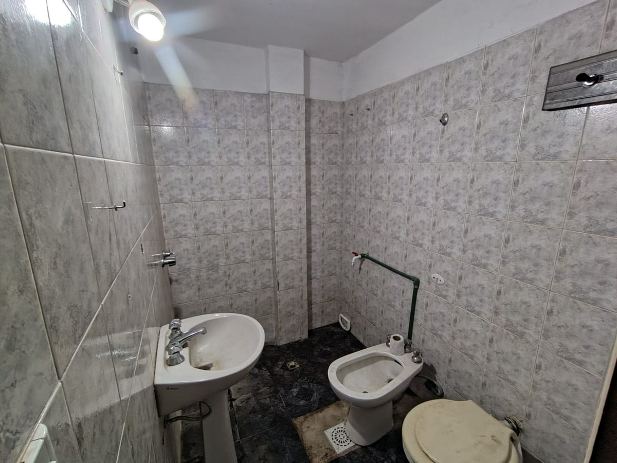 Foto 14 — VENTA BLOQUE GALPON +LOCALES+VIVIENDA MERLO