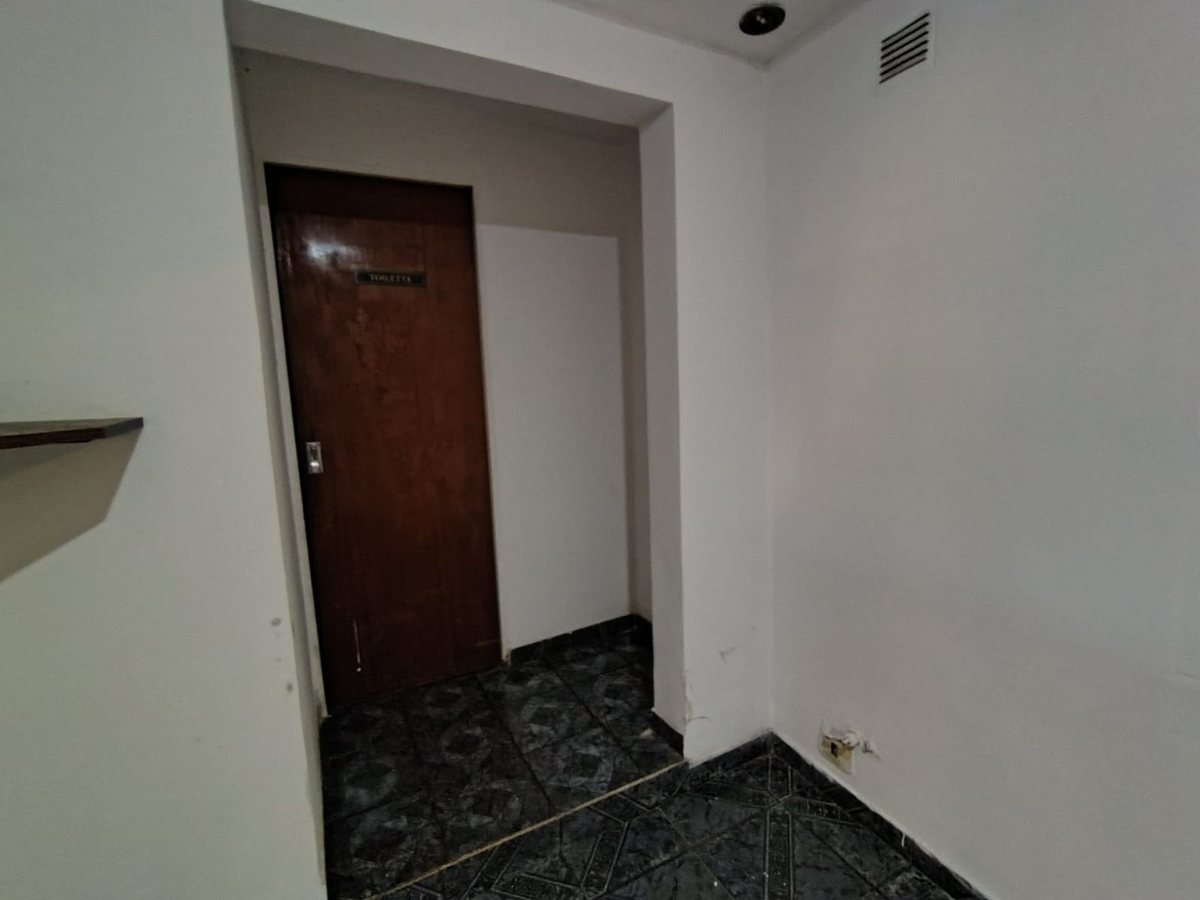 Foto 12 — VENTA BLOQUE GALPON +LOCALES+VIVIENDA MERLO
