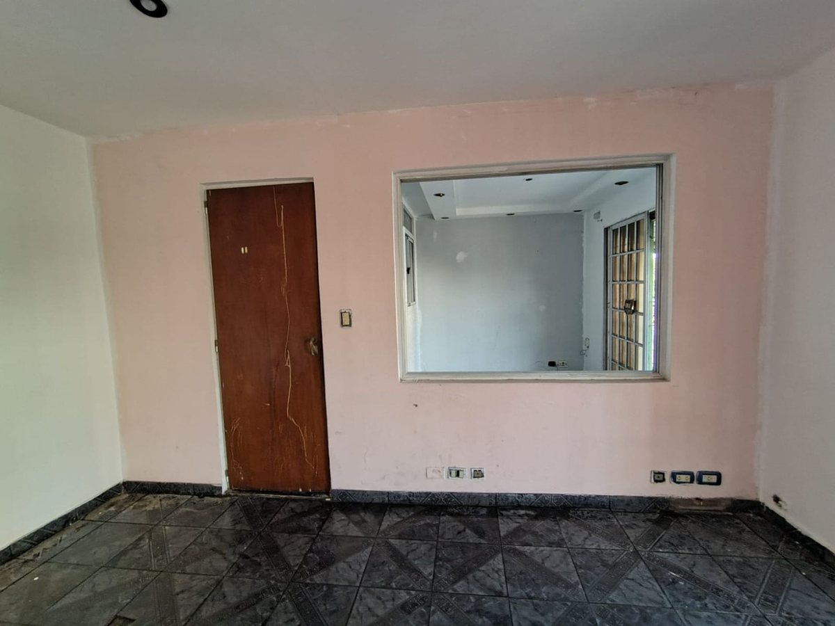 Foto 24 — VENTA BLOQUE GALPON +LOCALES+VIVIENDA MERLO