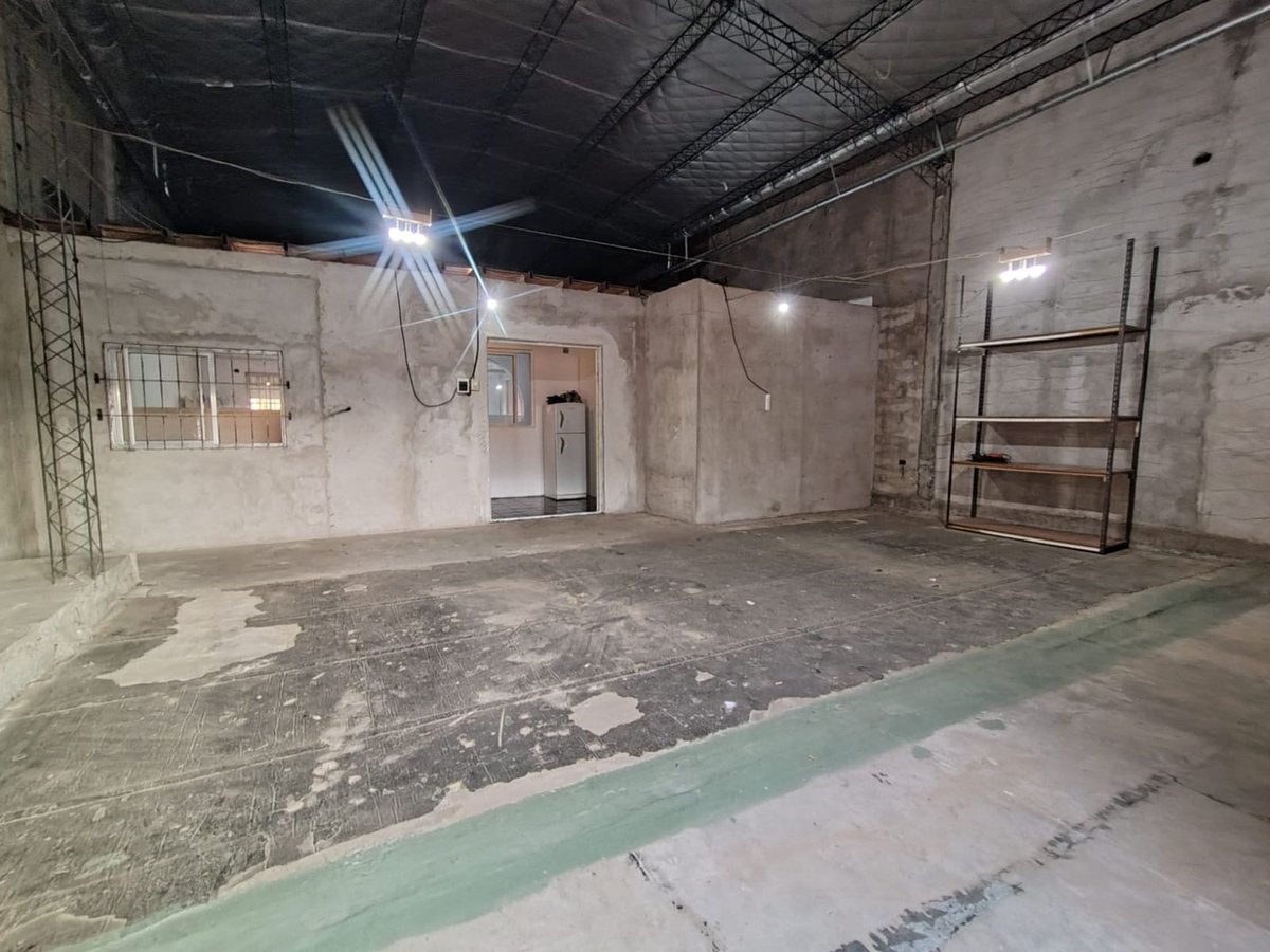 Foto 8 — VENTA BLOQUE GALPON +LOCALES+VIVIENDA MERLO