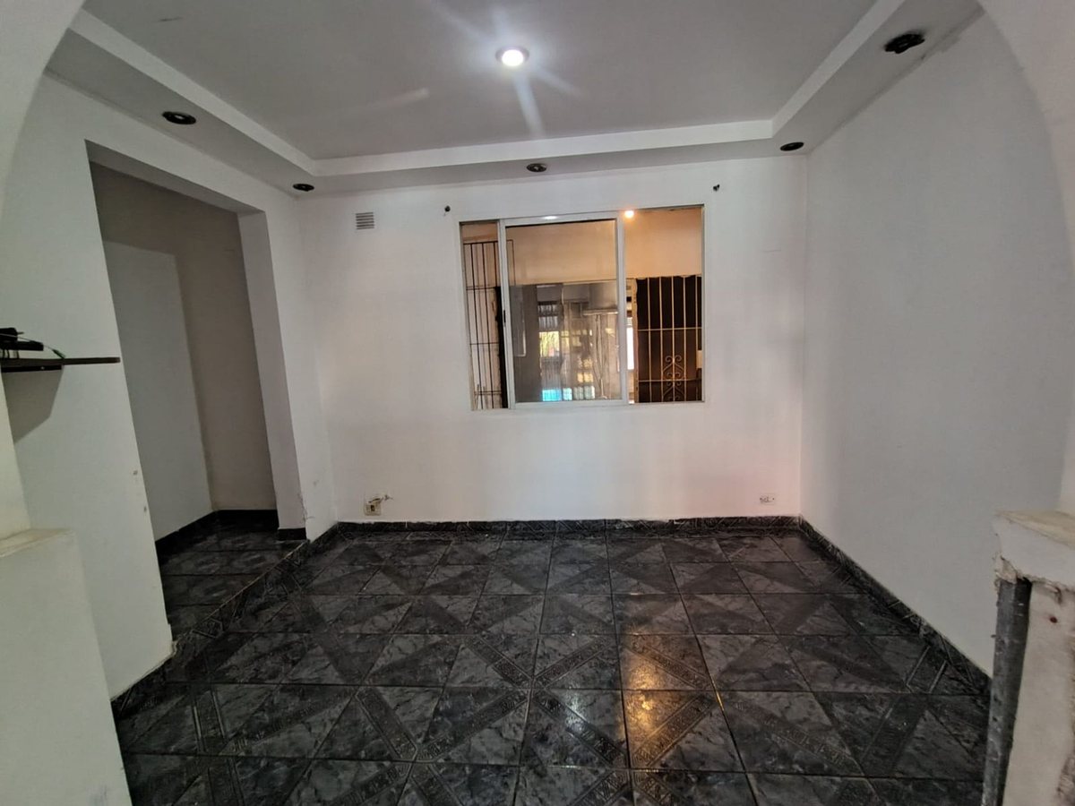 Foto 15 — VENTA BLOQUE GALPON +LOCALES+VIVIENDA MERLO