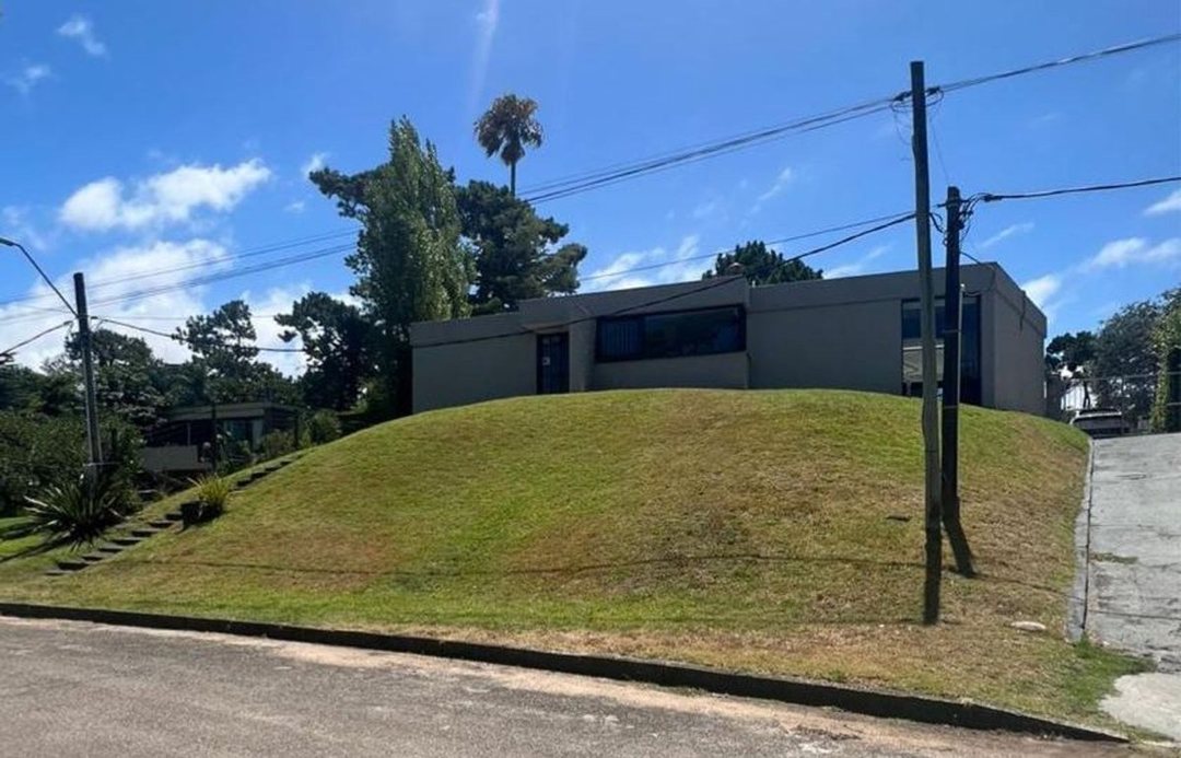 Casa 6 dormitorios en La Mansa