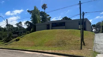 Casa 6 dormitorios en La Mansa