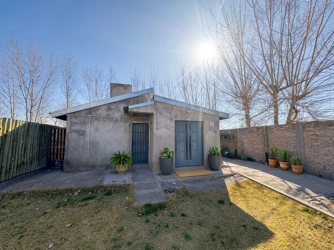 Casa de 3 ambientes en venta en Guaymallén, Severo del Castillo 5500