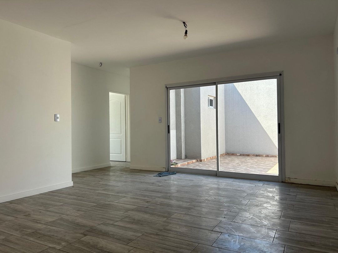 Venta Depto. 3 Amb. Patio a estrenar Gerli 1º Piso