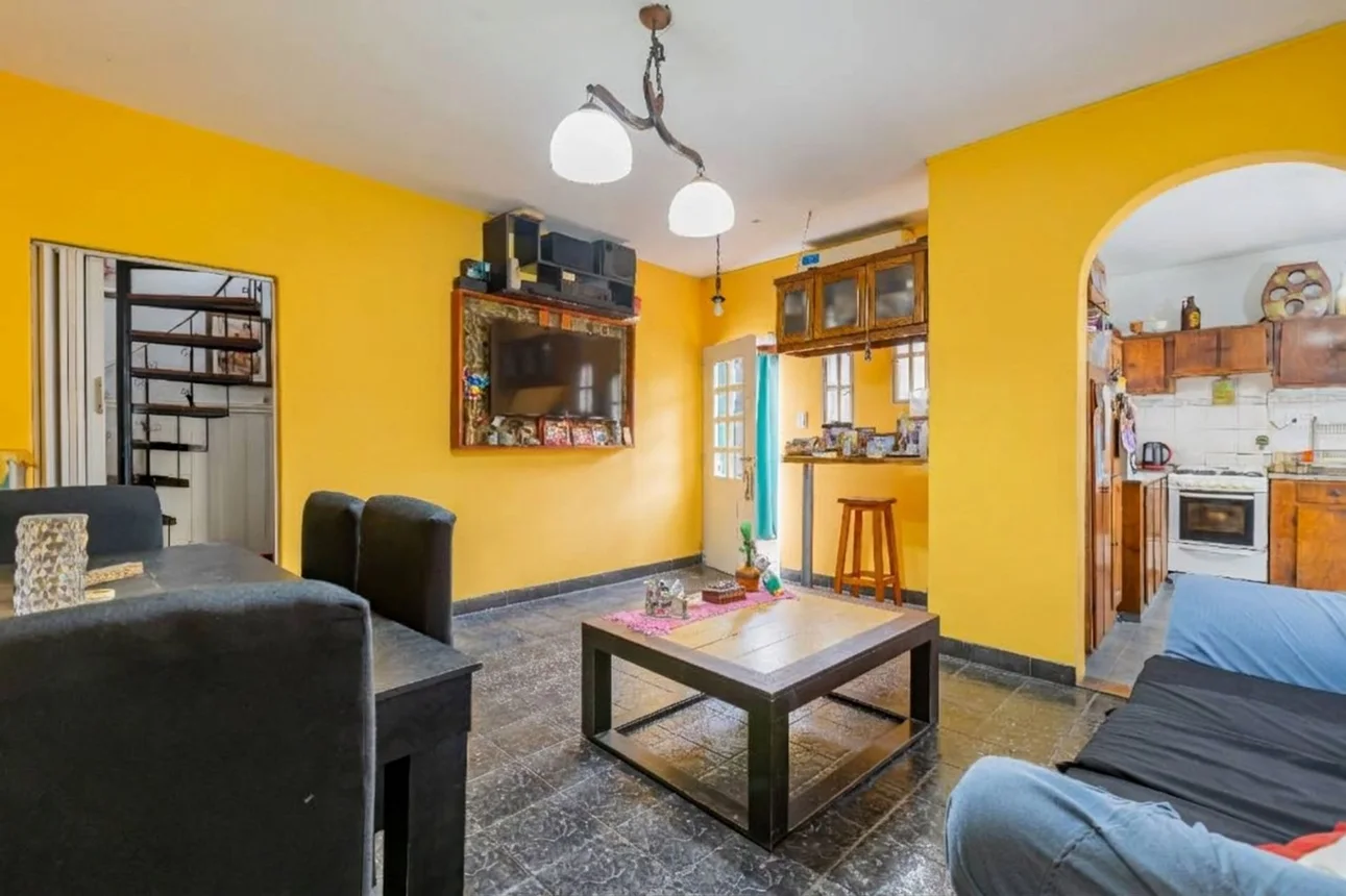 Casa de 5 ambientes en venta en Villa Tesei, Maestra A. González de Hecht 500, foto 3