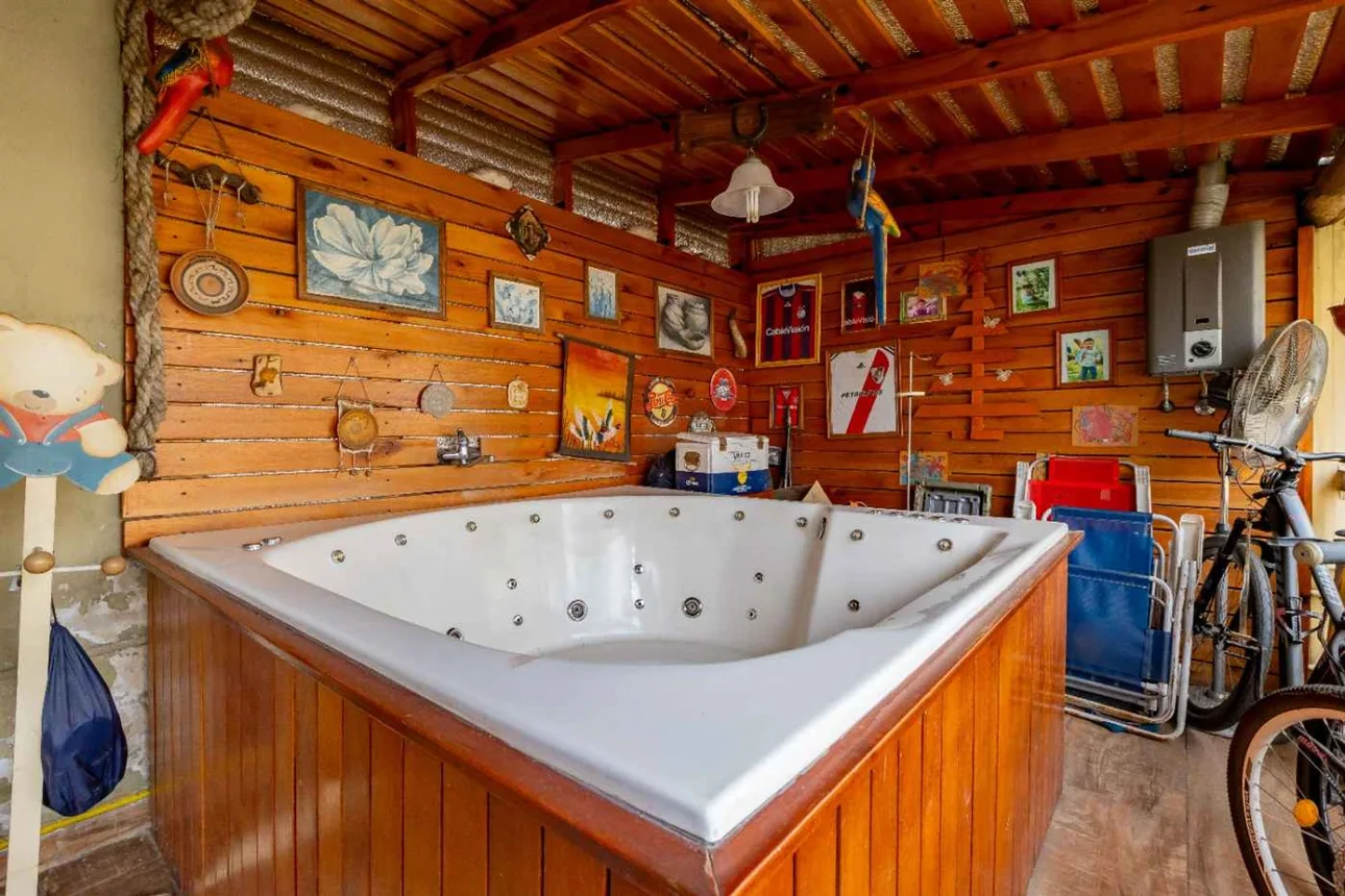 Casa de 5 ambientes en venta en Villa Tesei, Maestra A. González de Hecht 500, foto 2