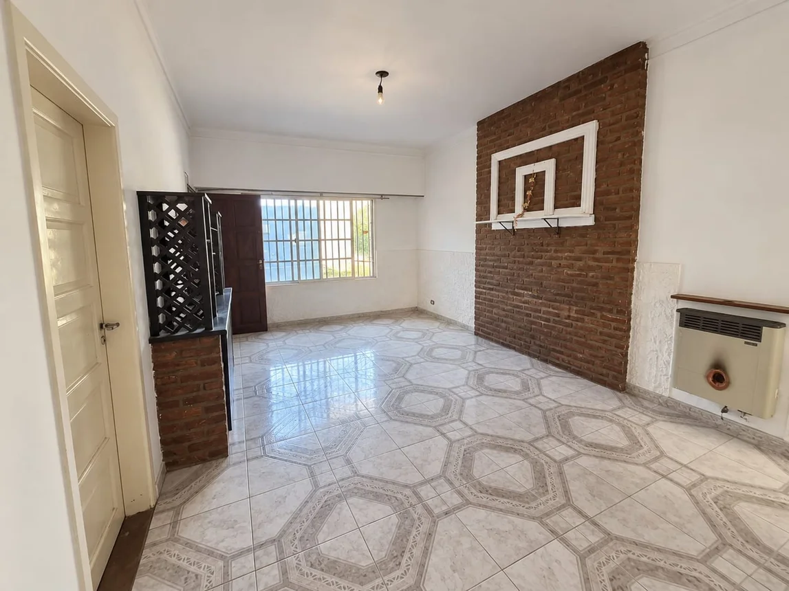 Casa de 4 ambientes en venta en Temperley, A. Dresco 200, foto 3